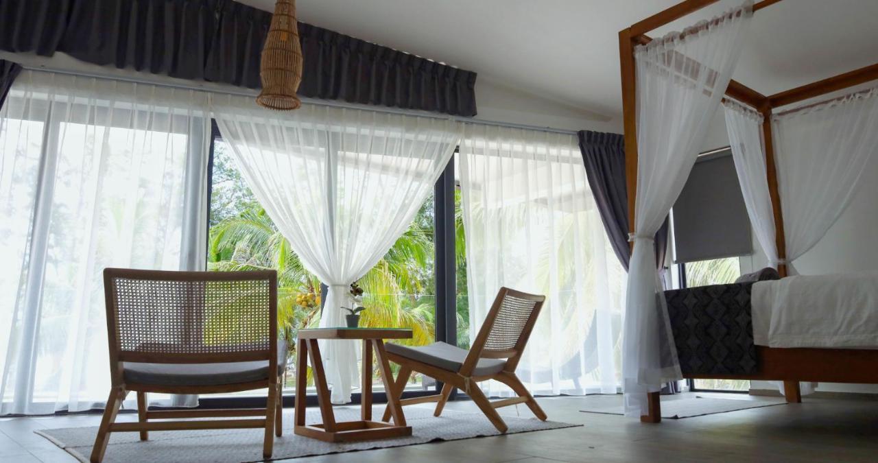 Eagle Bay Retreat Borneo Beach Villas Beach Front Kumbatang Esterno foto